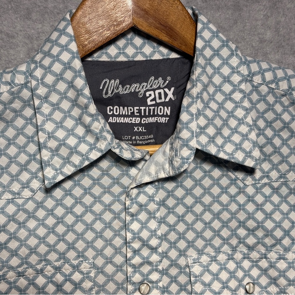 Wrangler Competition Pearl Snap Men's White and Blue Geometric Shirt - Picture 2 of 9